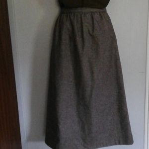 Lined wool skirt